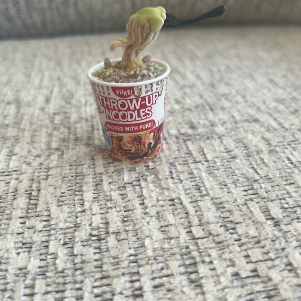 Mega Gross Minis Throw-Up Noodles